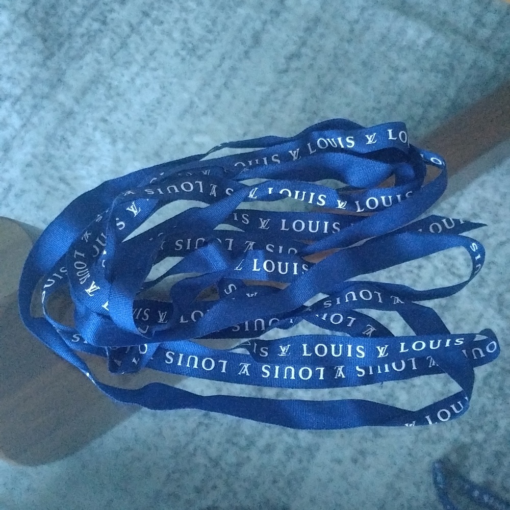 LOUIS VUITTON Ribbon